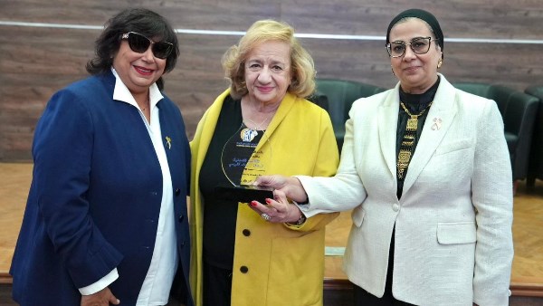 الكاتبة الكبيرة سناء البيسي