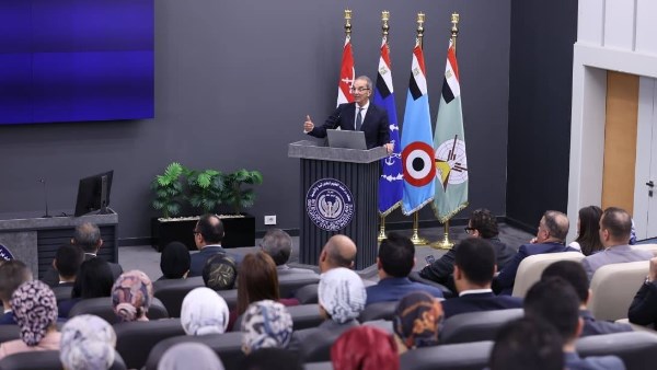 الدكتور عمرو طلعت وزير الاتصالات وتكنولوجيا المعلومات