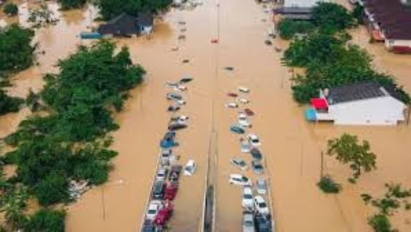 فيضانات إندونيسيا