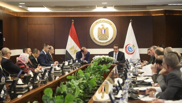 وزيرا الصحة والمالية 