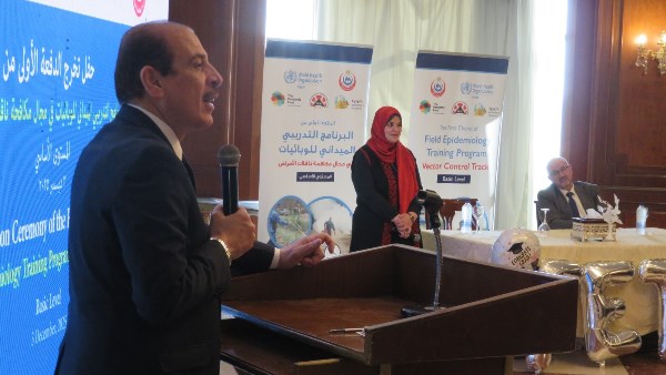 الدكتور عنرو قنديل 