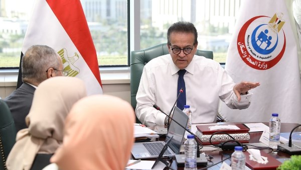 H1N1.. وزير الصحة يكشف عن نوع فيروس الانفلونزا الموجود في مصر