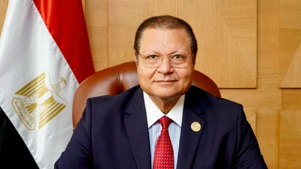  الدكتور أحمد طه