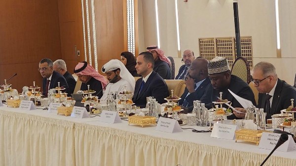 جانب من المائدة المستديرة 