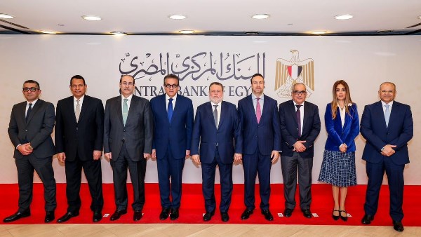 صورة تذكارية عقب  بروتوكول التعاون