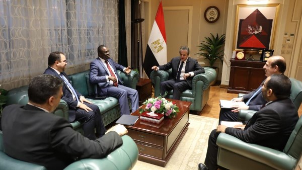 وزير الصحة والوفد الأفريقي 