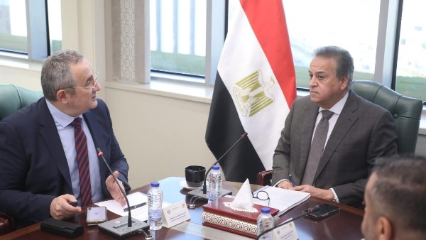 وزير الصحة. 