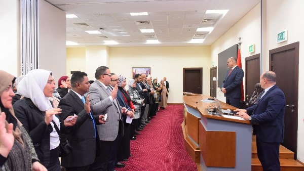 وزير العمل يشهد حلف اليمين