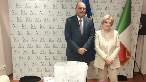 وزير العمل ونظيرته الإيطالية