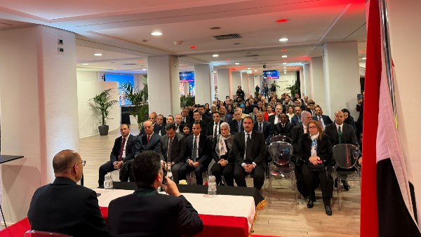 وزير العمل خلال لقائه الجالية المصرية بإيطاليا