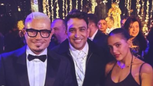 عمرو دياب مع ابنته جنا وتامر حسين