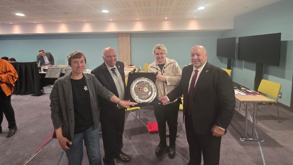 خلف الزناتي نقيب المعلمين 