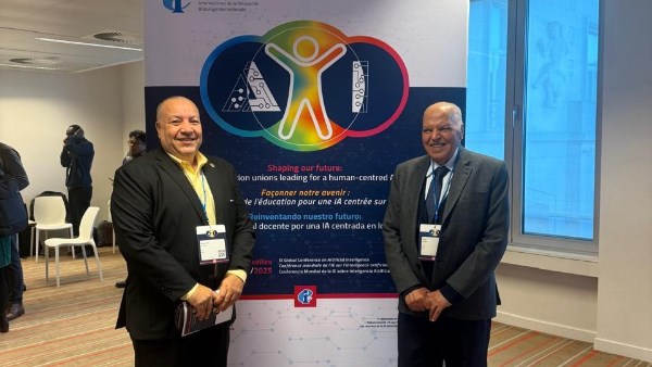 خلف الزناتي نقيب المعلمين وياسر عرفات الأمين العام 