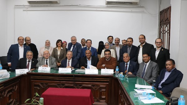 اجتماع مجلس النقابة العامة للأطباء مع الفرعيات 