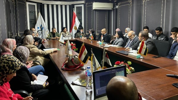 جانب من المائدة المستديرة 