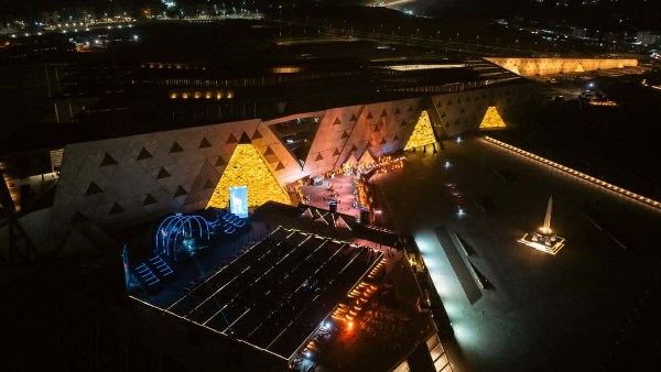 افتتاح موسم حفلات المتحف المصري الكبير بحفل تاريخي للعازف العالمي هاوزر افتتاح موسم حفلات المتحف المصري الكبير بحفل تاريخي للعازف العالمي هاوزر