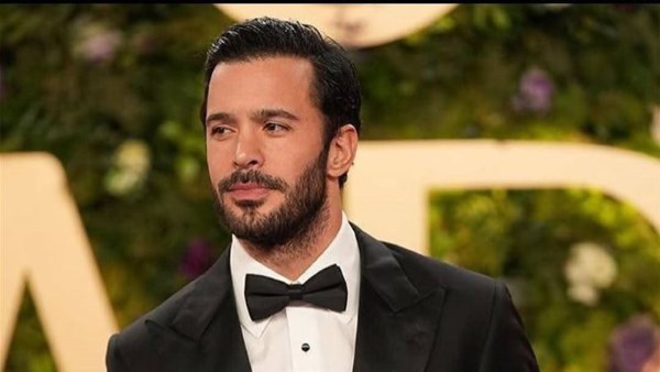 الفنان التركي الشهير باريش أردوتش