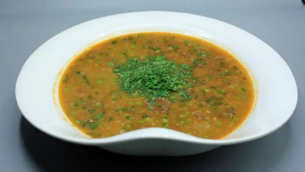 شوربة العدس بالزلاء