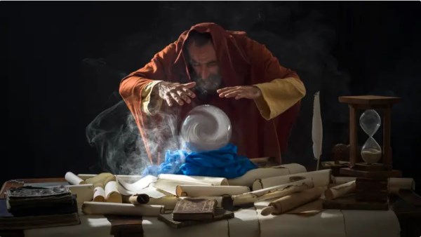 حظر استضافة العرافين والمنجمين