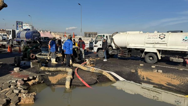  كسر ماسورة مياه بالتسعين الجنوبى بالقاهرة الجديدة