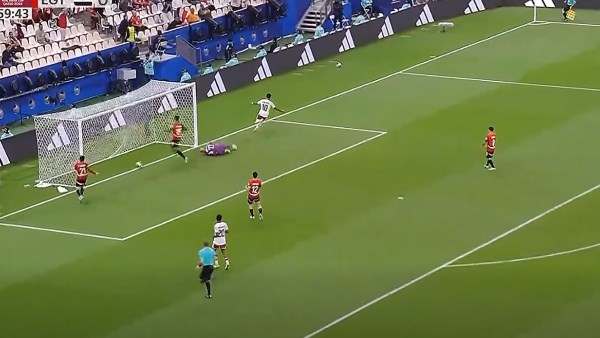 صورة من الهدف