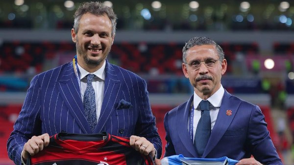 تبادل القمصان