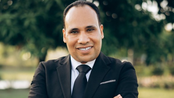 الكاتب والصحفي والروائي السيد فلاح