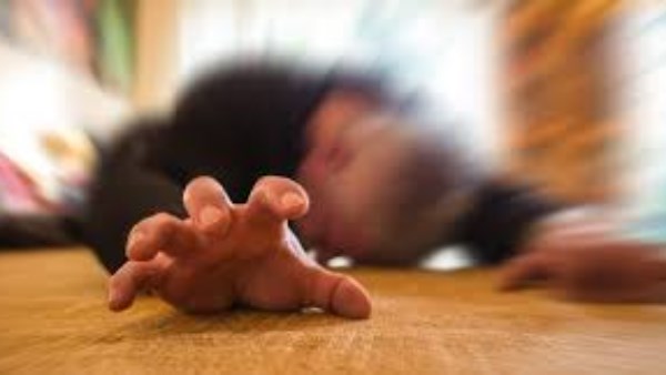 كيف تفرّق بين هبوط الضغط والنوبة الصرعية؟ علامات دقيقة تكشف لك الحقيقة 