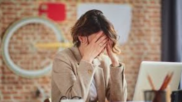 أزمة منتصف العمر عند المرأة بعد الأربعين 