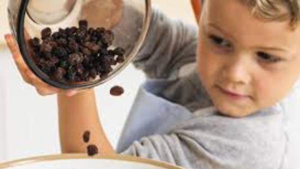 فوائد الزبيب للأطفال.. صحة أفضل ونمو أسرع 
