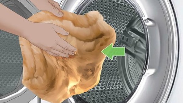 البالطو الفرو الصناعي.. تنظيف طبيعي يحافظ على أناقته ويطيل عمره 