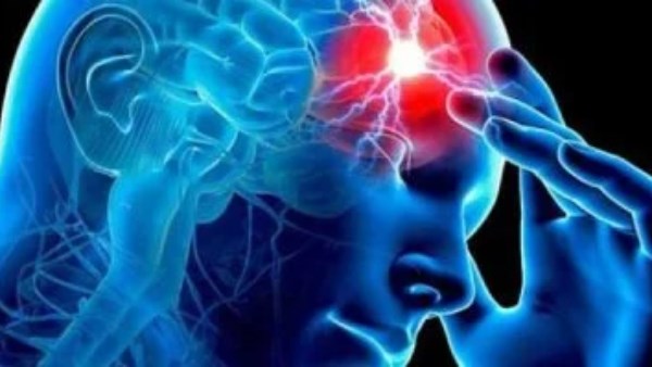 إصابة نجم شهير بجلطة في المخ تثير القلق.. أطباء يوضحون الأسباب والأعراض  