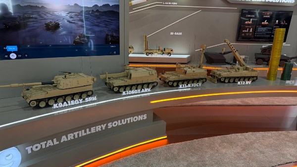 الجناح الكوري الجنوبي في معرض إيديكس 2025