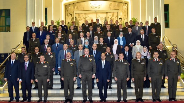 اعتماد المستشفى البيطري للقوات المسلحة لمنح شهادات التدريب المهني للأطباء البيطريين