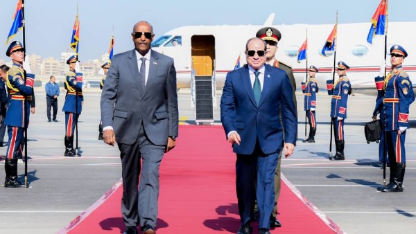 الرئيس عبد الفتاح السيسي ورئيس مجلس السيادة السوداني