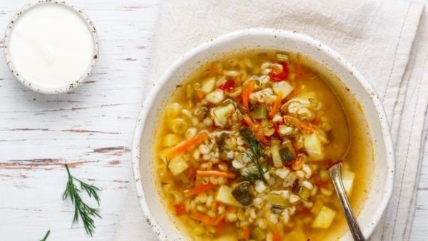 طريقة عمل شوربة الفريكة بالبطاطس