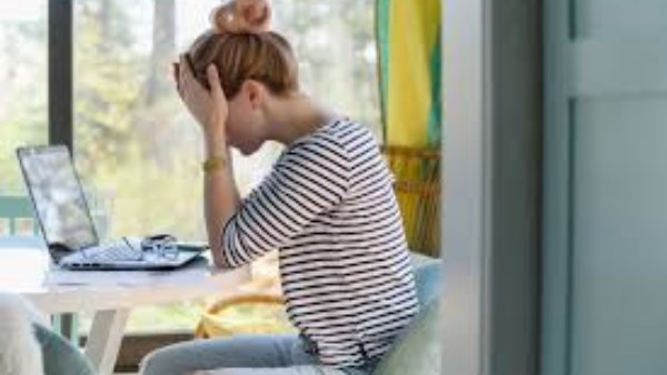  أطعمة شائعة قد تسبّب الصداع النصفي دون أن تشعر