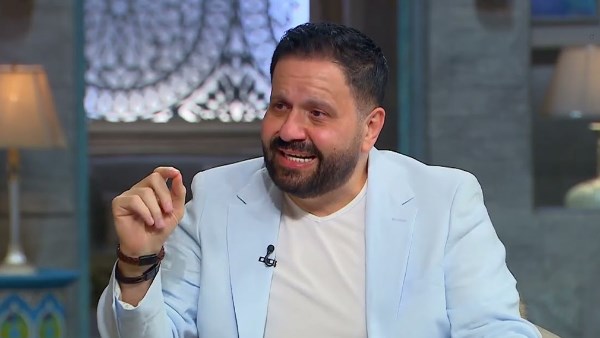 في قدمه .. اسباب وأعراض مرض الفنان إدوارد