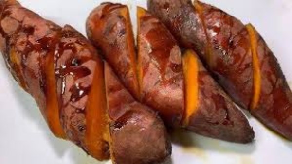 طريقة التحضير لعمل البطاطا المشوية فى الفرن..