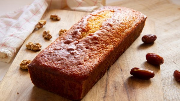 افضل كيك شتوى بـ 5 حبات فقط .. طريقة كيكة التمر