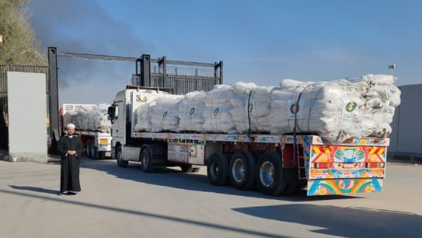 دخول الدُّفْعة الثانية من القافلة الإغاثية الثانية عشرة إلى أشقائنا في غزة اليوم
