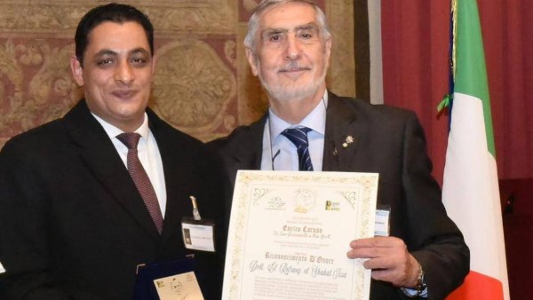 تكريم دولي لإمام مصري من أبناء كلية اللغات والترجمة جامعة الأزهر