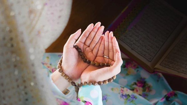 دعاء الشفاء العاجل.. ردد أجمل أدعية للمريض بظهر الغيب