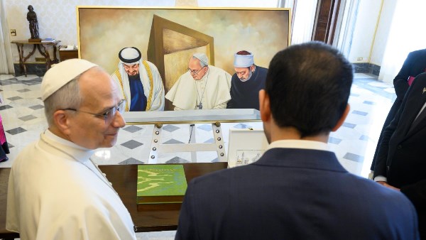 البابا ليو الرابع عشر يستقبل لجنة تحكيم جائزة زايد للأخوة الإنسانية 2026