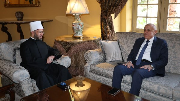 محافظ الأقصر يستقبل وزير الأوقاف