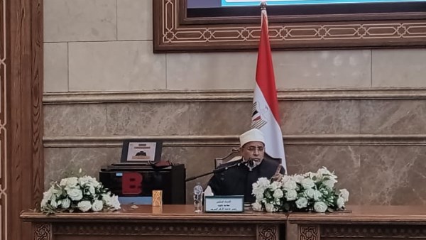 رئيس جامعة الأزهر يحاضر حول" اللغة العربية وأثرها في فهم الوحي الشريف" في دورة تدريبية بوزارة الأوقاف لباحثي ماليزيا