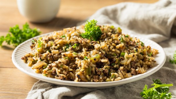 طريقة عمل الأرز بالخلطة والكبد والقوانص