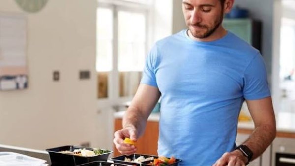 أطعمة تساعدك في خسارة الوزن وبناء العضلات