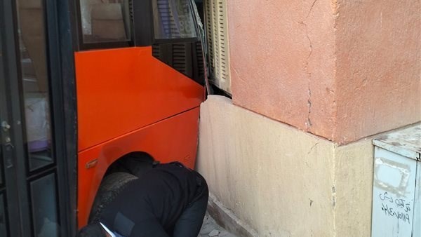 لحظات الرعب بعد اقتحام أتوبيس شقة بمدينة بدر