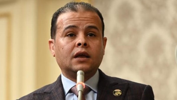 النائب مدحت الكمار